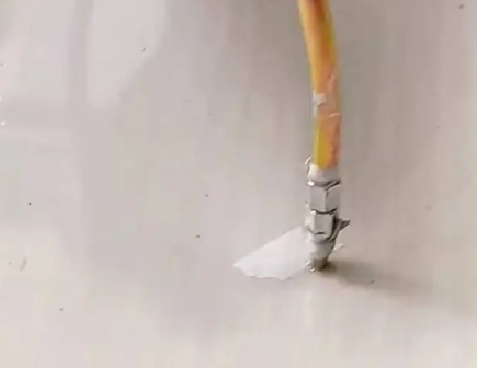 濮阳市瓷砖空鼓维修公司专业解答在瓷砖铺贴过程中，如果使用的砂料过粗（如全部使用了粗砂），可能会导致以下问题